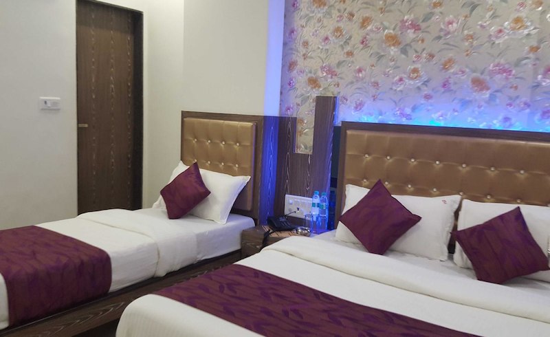 Super Delux- Gallary